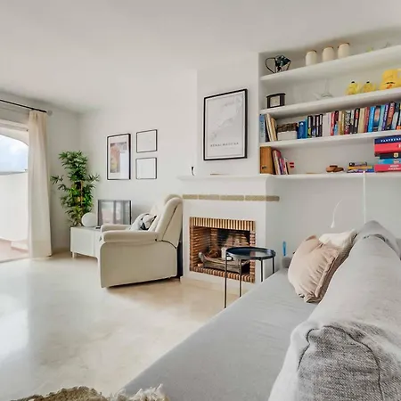 Apartment 128 - Beautiful Townhouse With Pool,