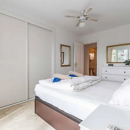 128 - Beautiful Townhouse With Pool,