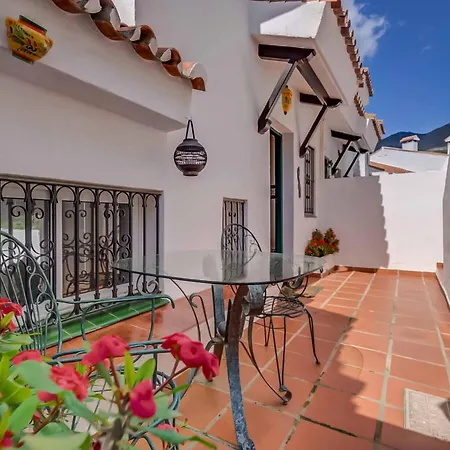 128 - Beautiful Townhouse With Pool, Benalmadena