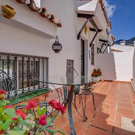 128 - Beautiful Townhouse With Pool, Apartament *