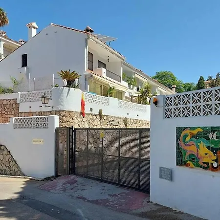 128 - Beautiful Townhouse With Pool, Apartament Benalmádena