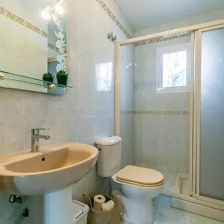 128 - Beautiful Townhouse With Pool, * Benalmádena