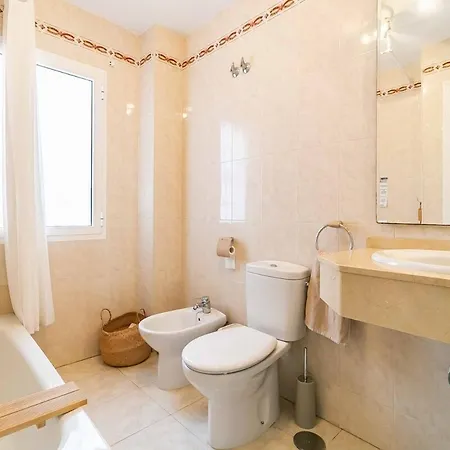 128 - Beautiful Townhouse With Pool, Apartament