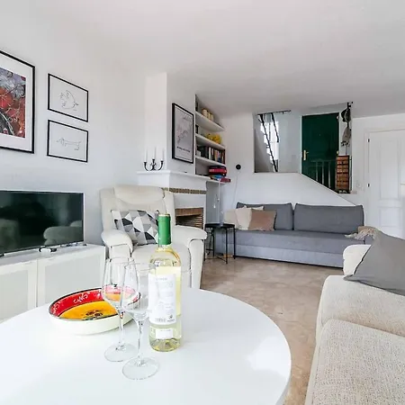 128 - Beautiful Townhouse With Pool, Apartament Benalmádena